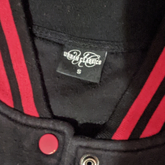 Red & black jacket - Picture 3 of 4